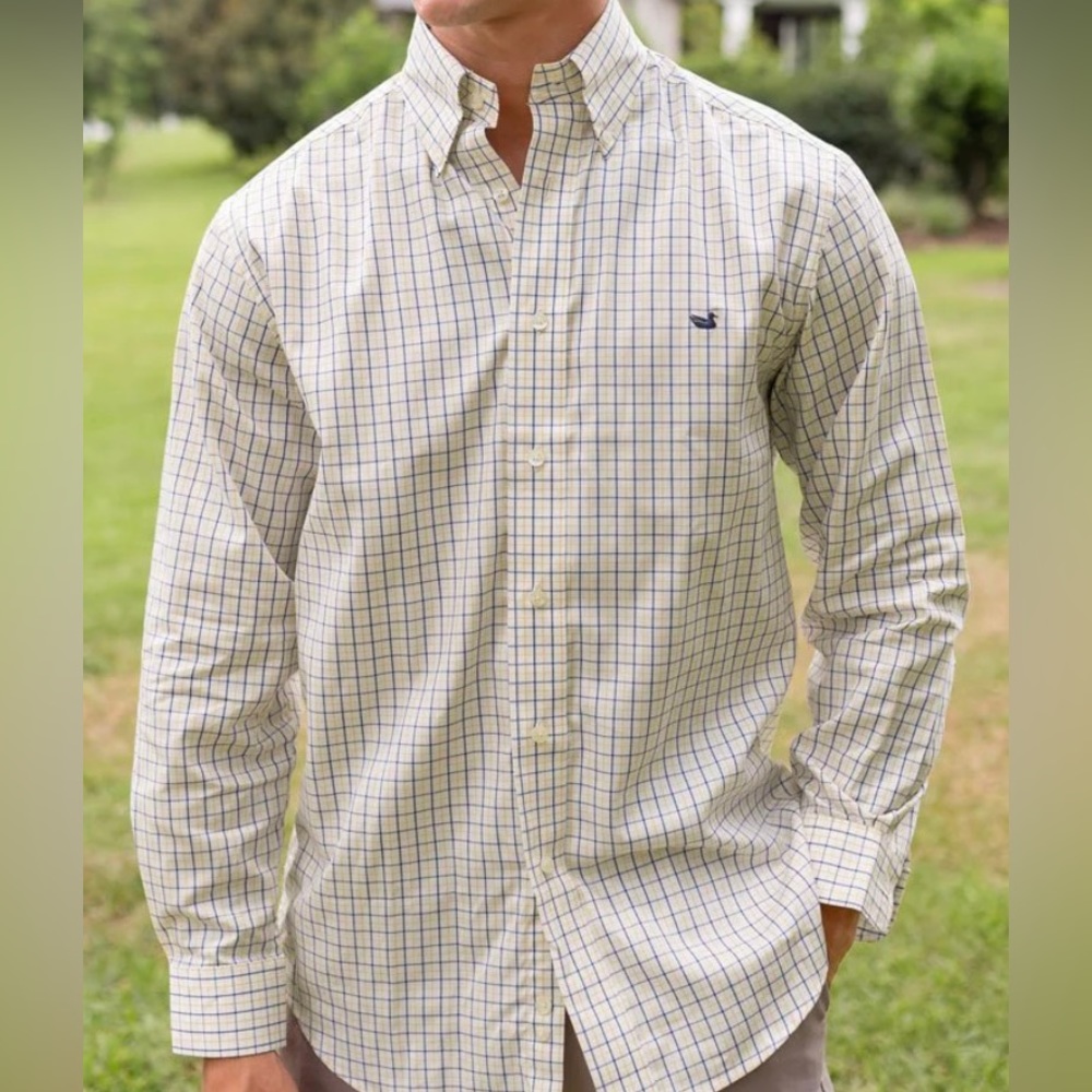 Southern Marsh Men’s button up dress shirt. Purple and yellow. NWT